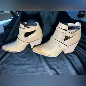 Naturalizes SOUL boots size 7. Worn once. Velcro hidden straps.